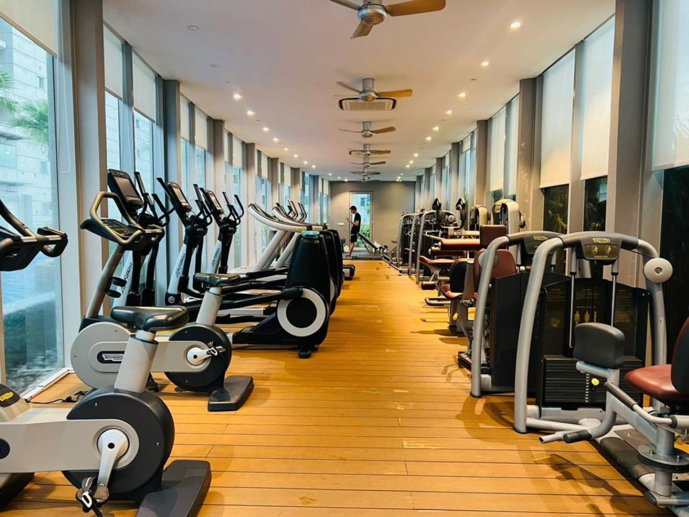 Vortex Serviced Apartment Klcc By Elite Suites 쿠알라룸푸르 외부 사진