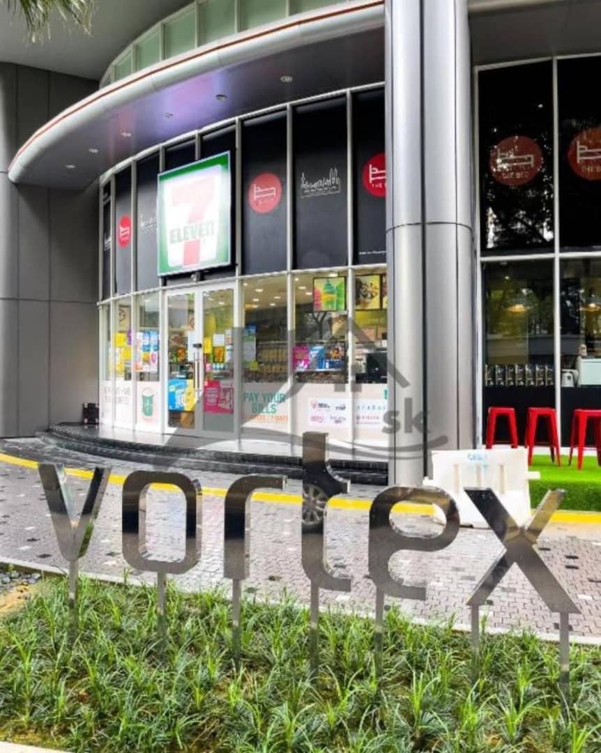 Vortex Serviced Apartment Klcc By Elite Suites 쿠알라룸푸르 외부 사진