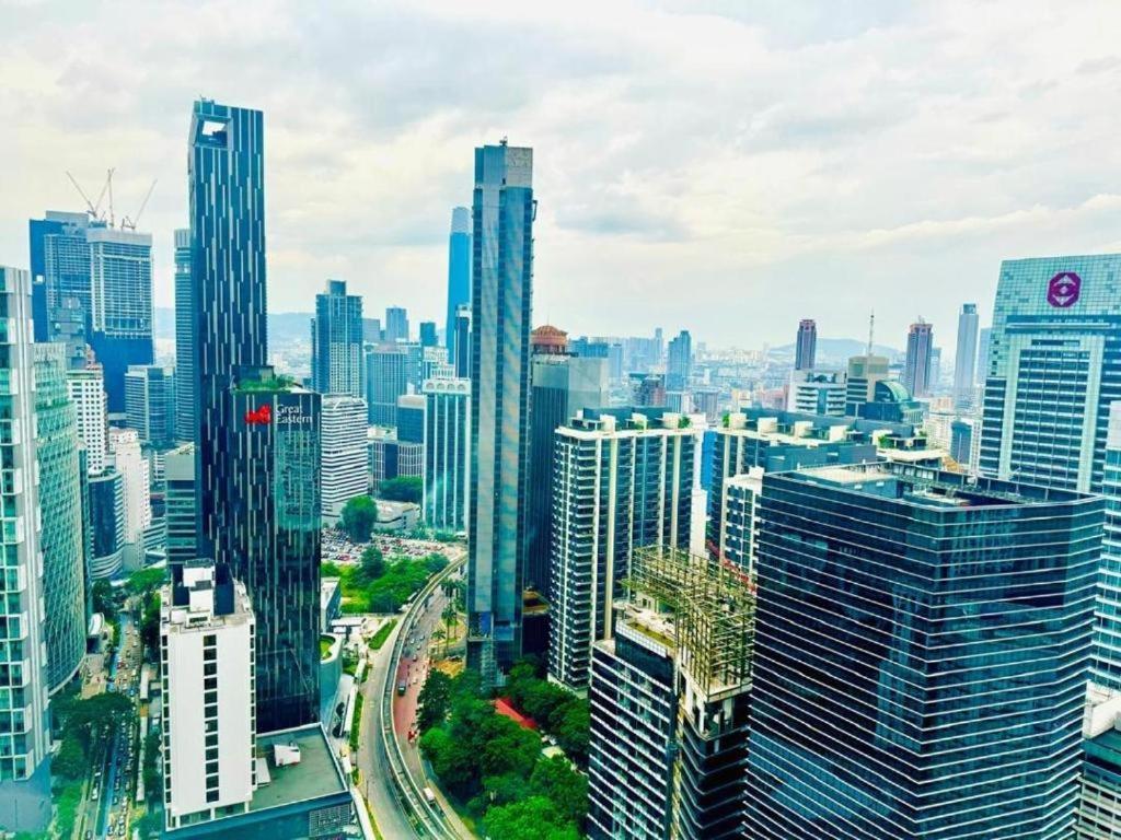 Vortex Serviced Apartment Klcc By Elite Suites 쿠알라룸푸르 외부 사진